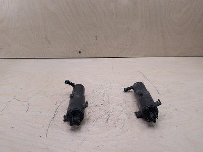 OEM BMW E90 E92 E93 328 335 Front Left Right Headlight Washer Spray Nozzle Jet