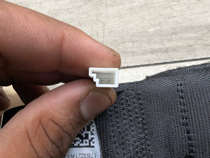 OEM BMW F90 M5 G30 530 540 M550 Rear Center Middle Seatbelt Seat Belt Buckle