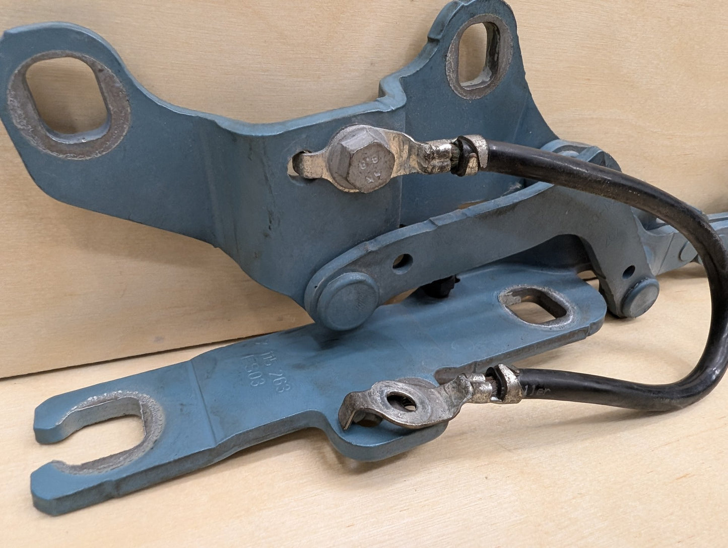 06-13 OEM BMW E90 E91 E92 E93 Hood Bonnet Left Right Side Hood Hinges SET
