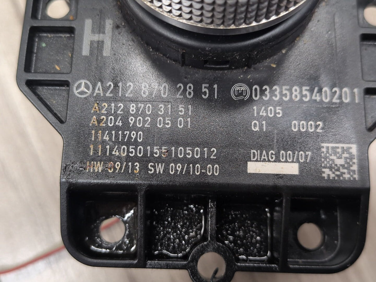 2009-2012 Mercedes-Benz E550 W212 Center Console Radio Knob Controller Switch