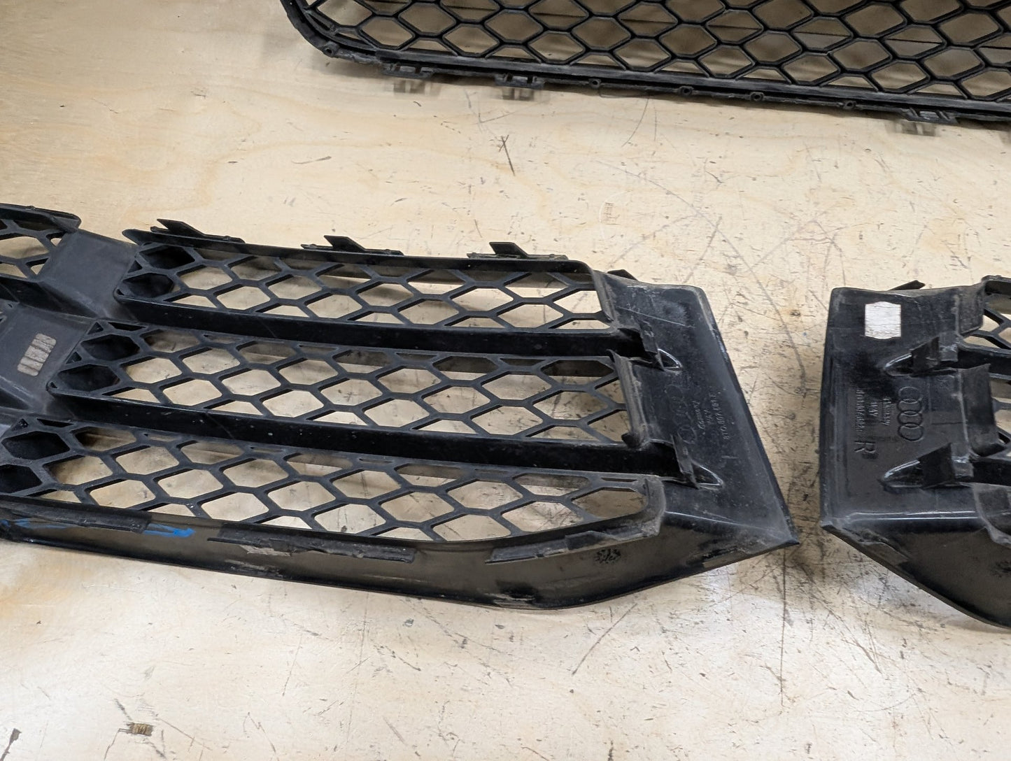 2011-2017 Audi RS5 8T Front Left Right Center Bumper Cover Grilles SET 8T0853651J OEM