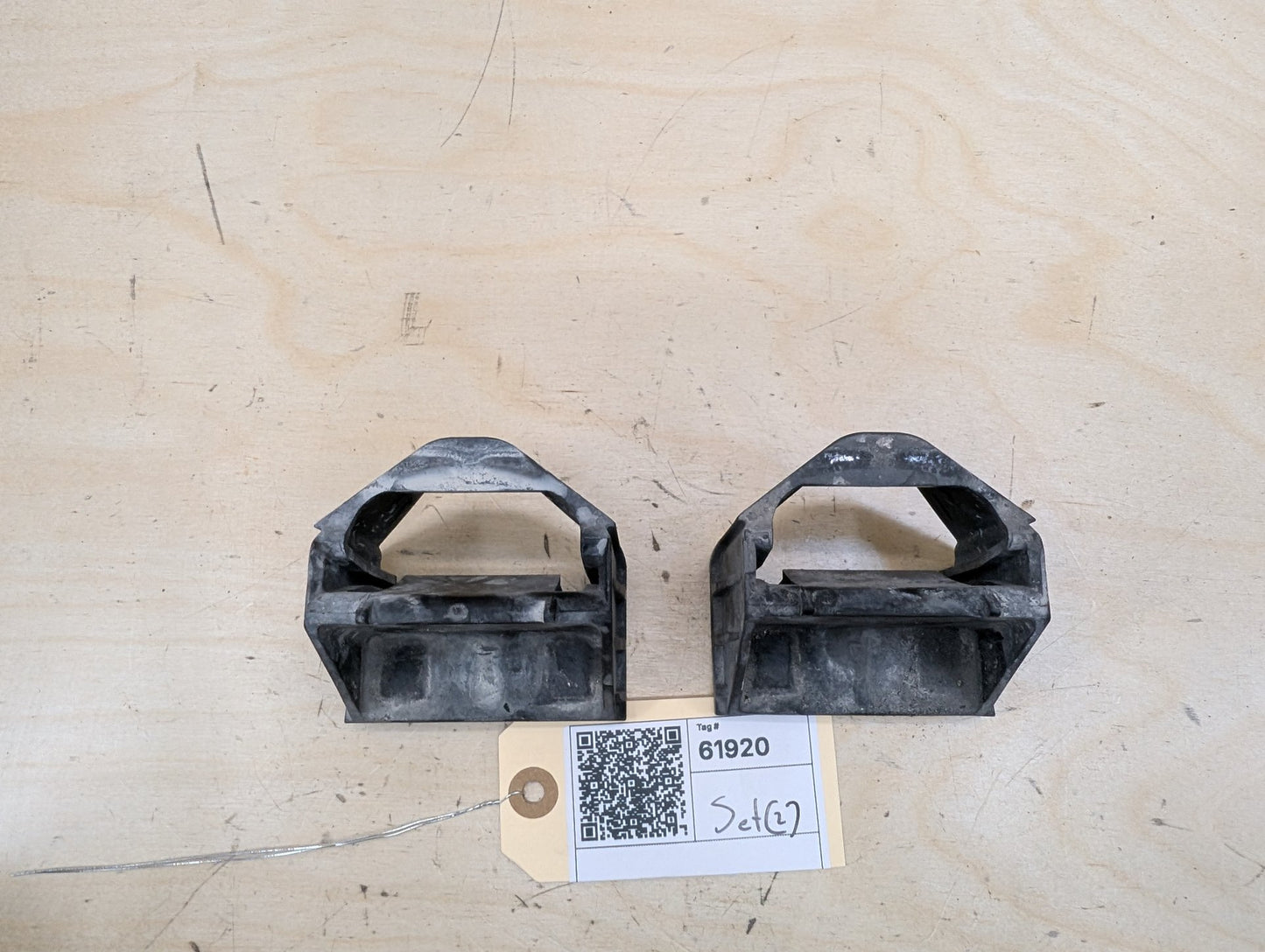 2011-2016 BMW X3 F25 Cooling Radiator Brackets SET 7593779