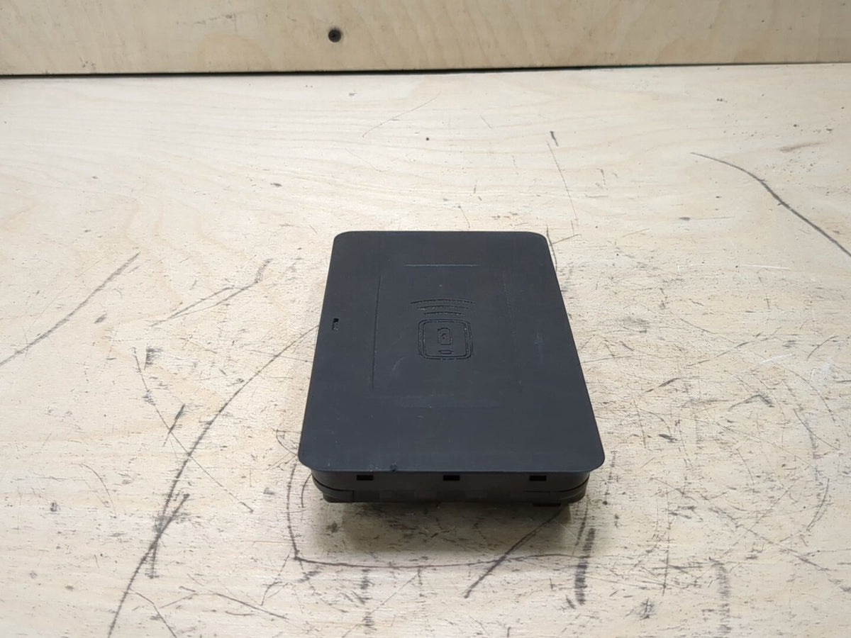 OEM BMW G05 G01 G20 G26 G80 M3 Center Console Storage Phone Car Wireless Charger