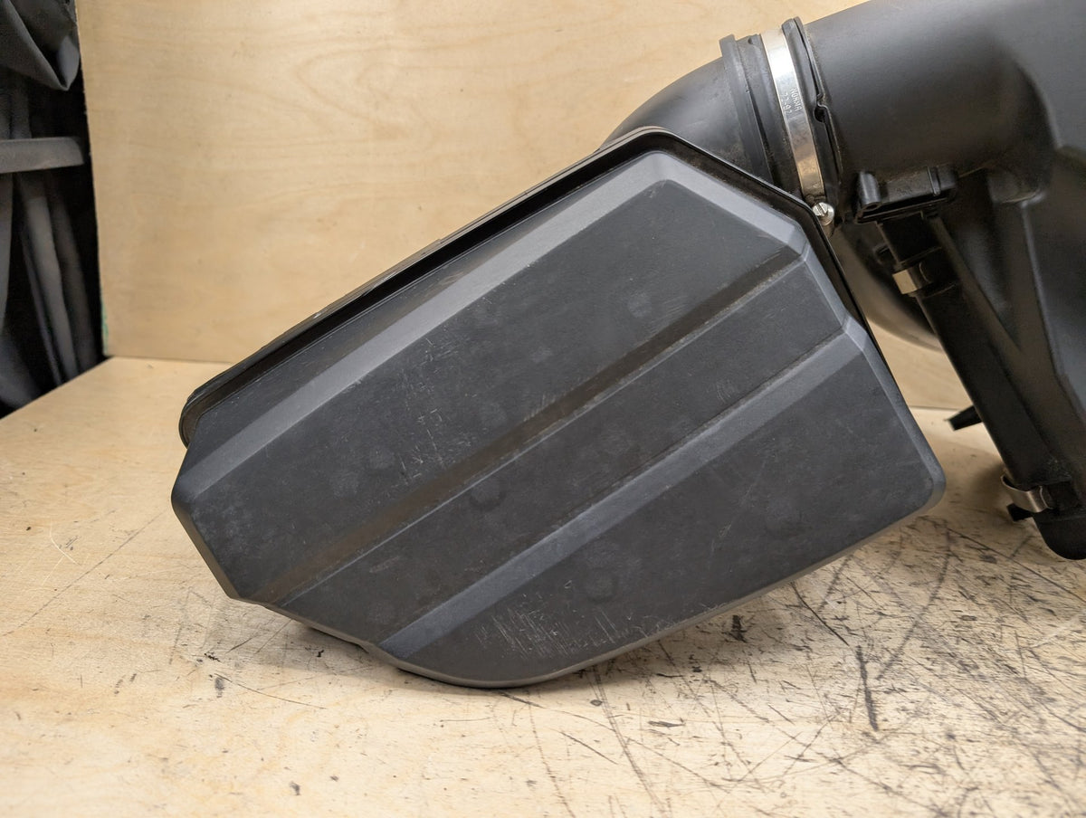 OEM BMW G20 G22 G23 G26 330 430 Engine B46 AirBox Air Box Filter Cleaner Housing