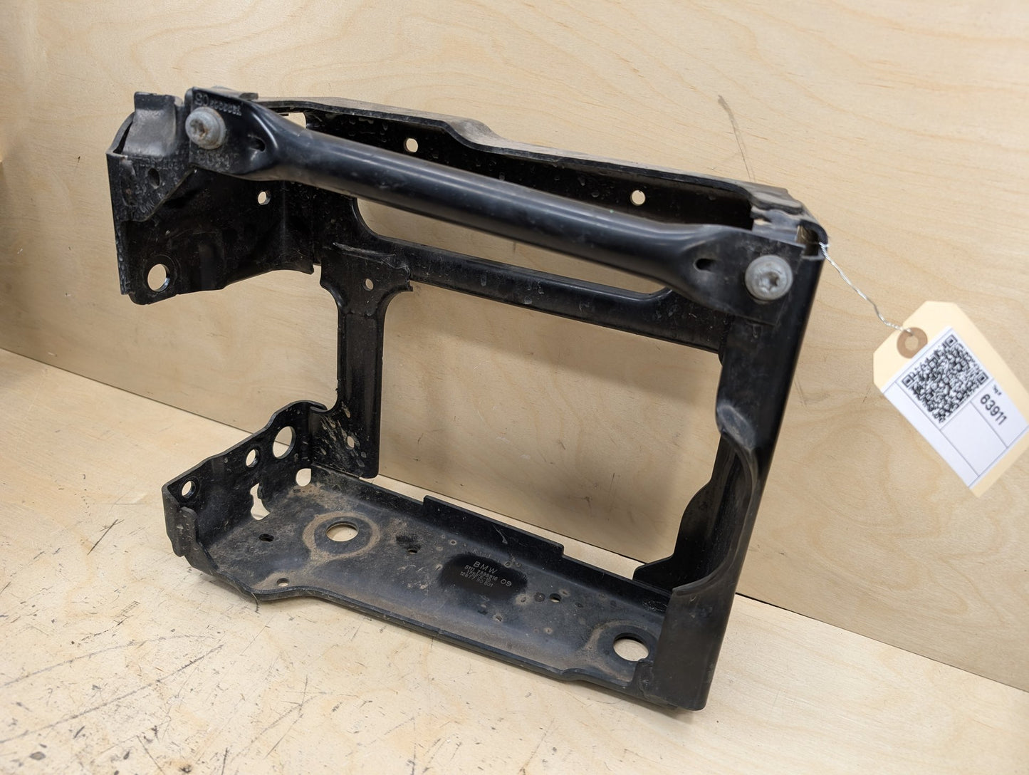 OEM BMW G01 G02 F97 X3 X4 Front Right Passenger Radiator Reinforcement Bracket