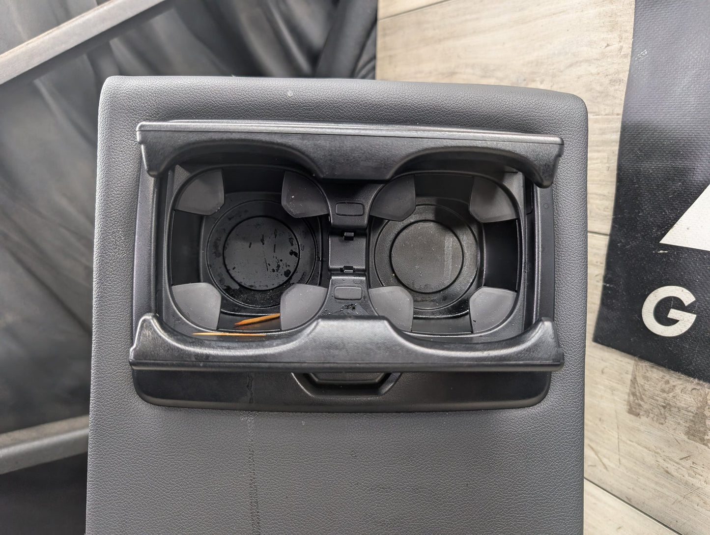 OEM BMW G01 G20 G20 330 M340 X3 X4 Rear Center Seat 2ND Row Arm Rest Cup Holder