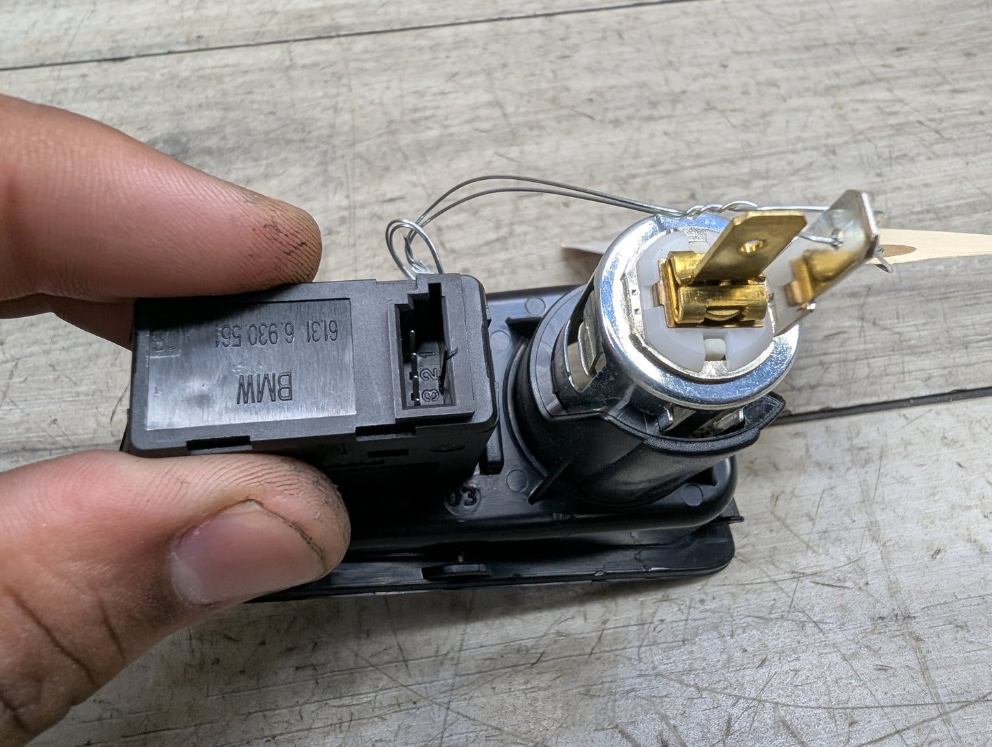 2008-2013 BMW 128i E82 AUX/ USB Charger Port Socket 6930561