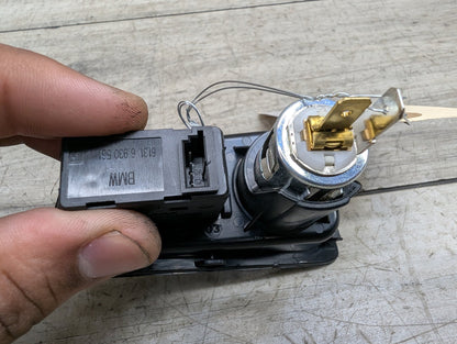 2008-2013 BMW 128i E82 AUX/ USB Charger Port Socket 6930561