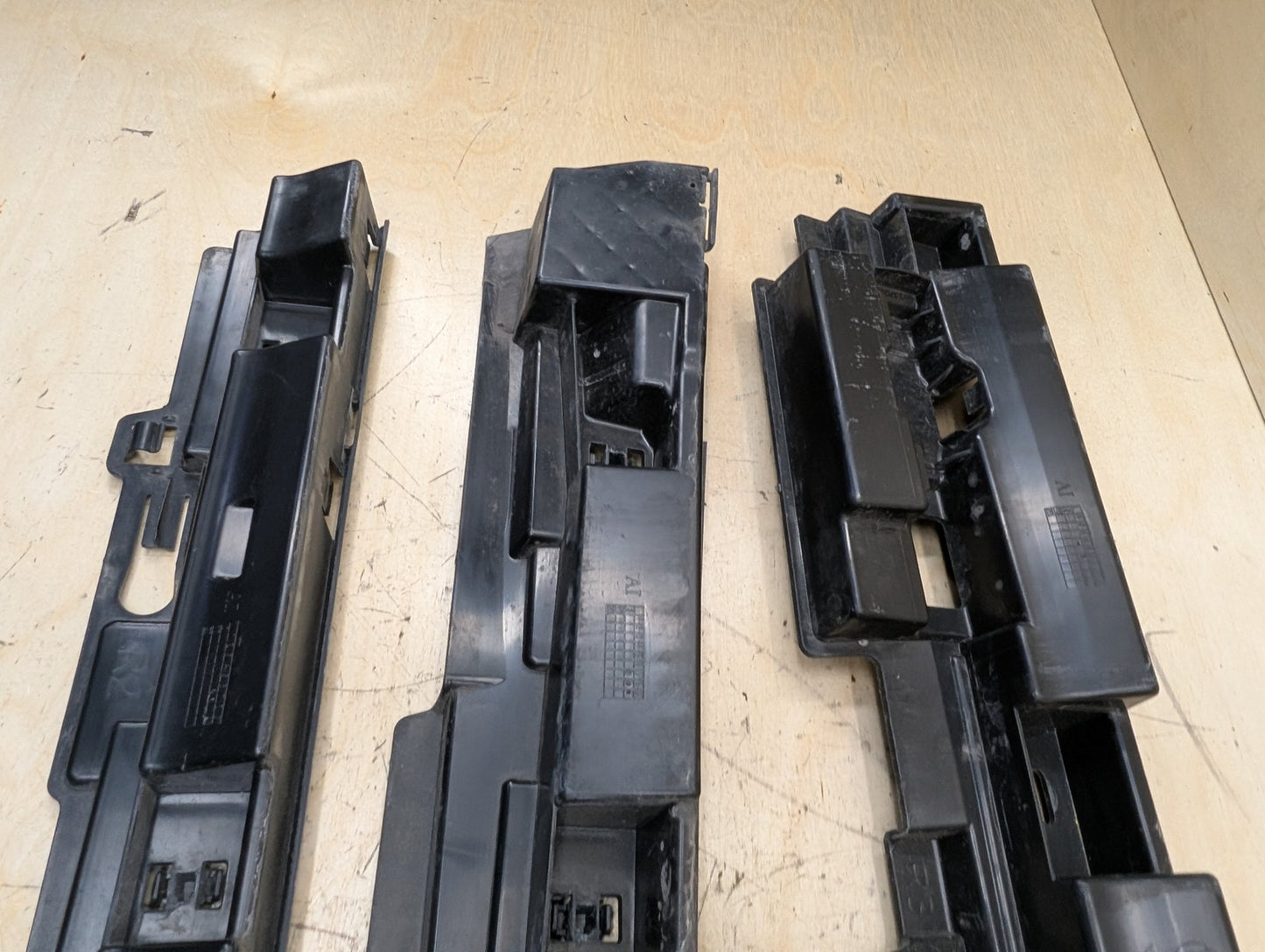 2012-2018 BMW 320i F30 Right Passenger Side Skirt Rocker Panel Brackets SET 7256918