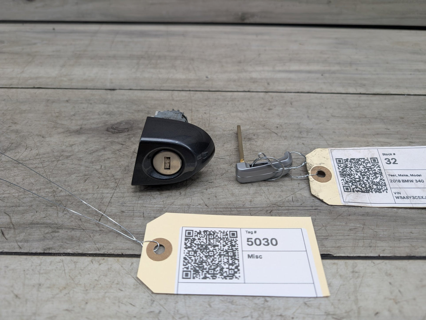 2014 - 2019 BMW 340 F34 Front Left Driver Key Lock Mechanism w/ Key 7162437 B58B30M0