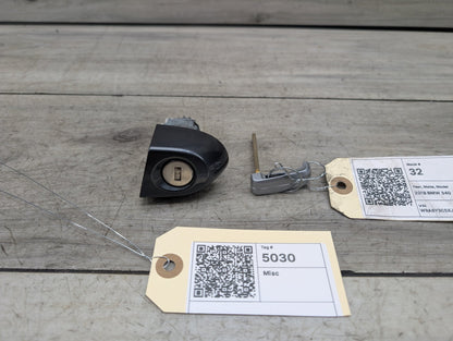 2014 - 2019 BMW 340 F34 Front Left Driver Key Lock Mechanism w/ Key 7162437 B58B30M0