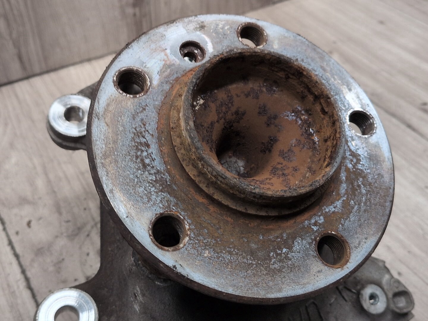 OEM BMW F32 F33 F36 RWD Front Right Passenger Spindle Carrier Knuckle Bearing