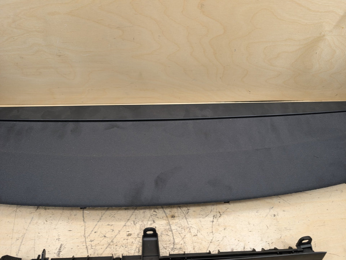 11-17 Audi RS5 8T Rear Center Electric Window Glass Roller Sunshade Blind