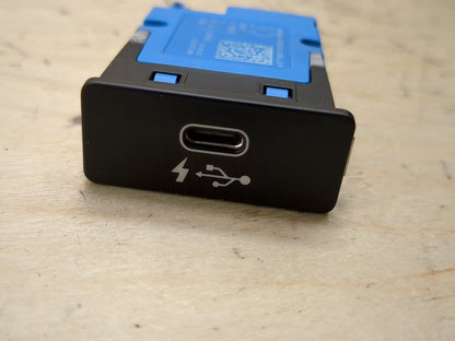 OEM BMW F44 F48 F97 G01 G05 G12 G20 G30 G80 USB Dual Type C Charger Port Socket