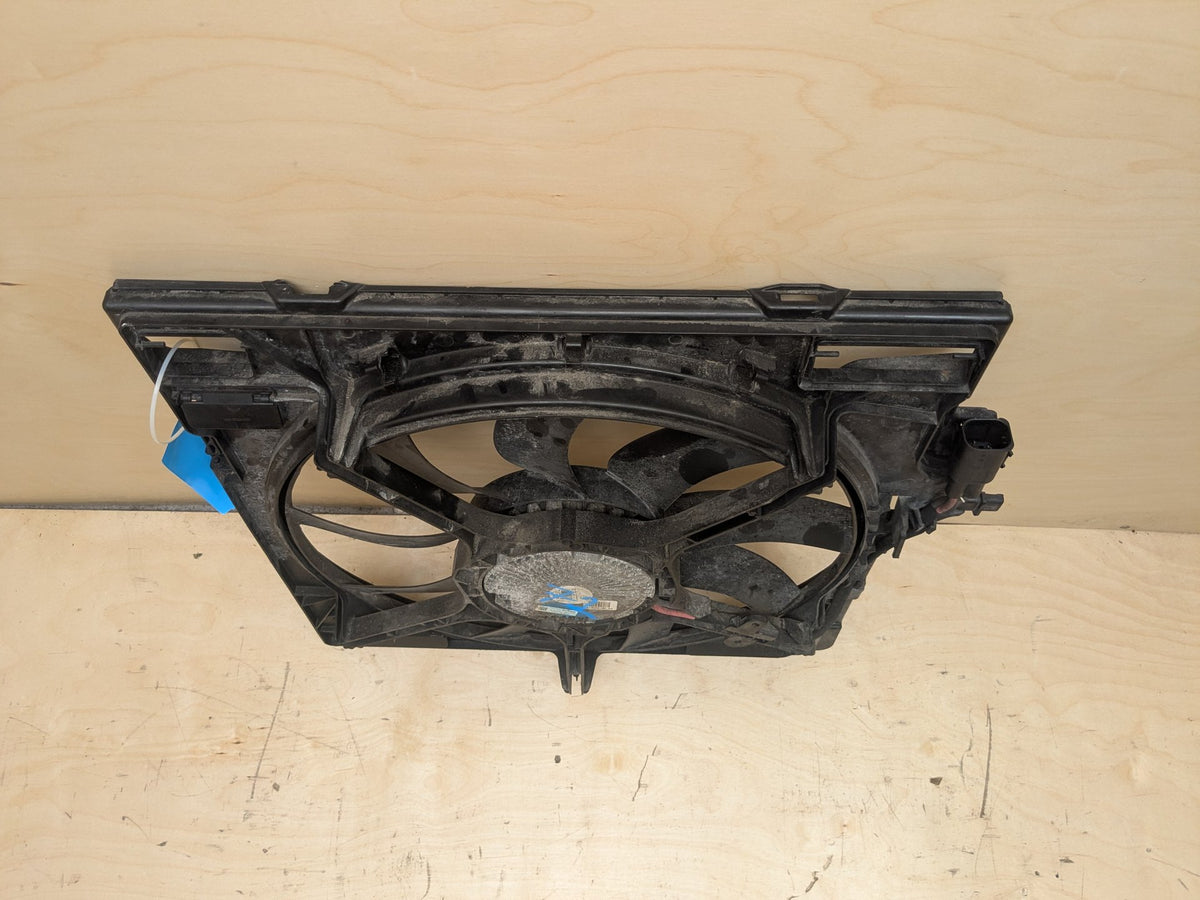 2015-2018 BMW X5 F85 Radiator Fan Shroud Housing w/ Motor 7647371