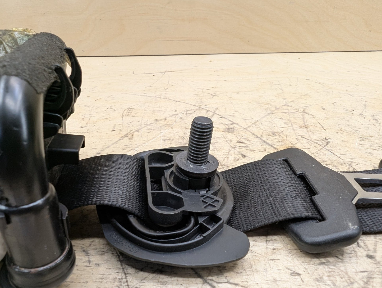 OEM BMW F25 X3 F26 X4 Front Right Passenger Seat Belt Seatbelt Retractor Black