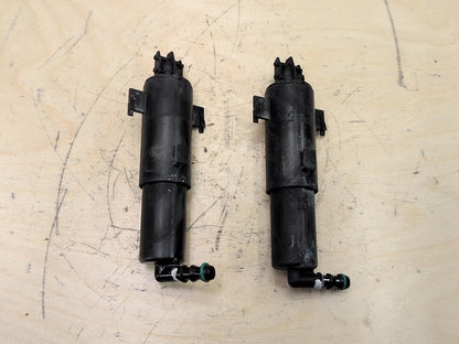 OEM BMW E90 E92 E93 328 335 Front Left Right Headlight Washer Spray Nozzle Jet