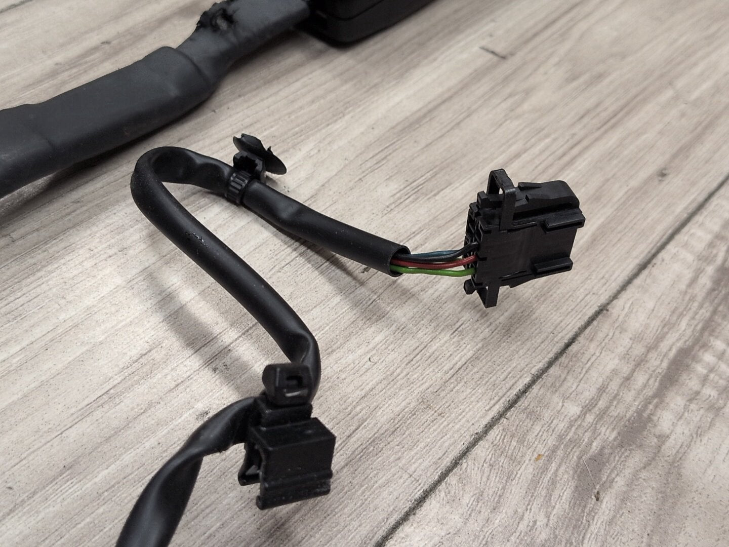 2015-2018 Audi Q3 8U Front Right Passenger Seatbelt Seat Belt Buckle 8R0857756D