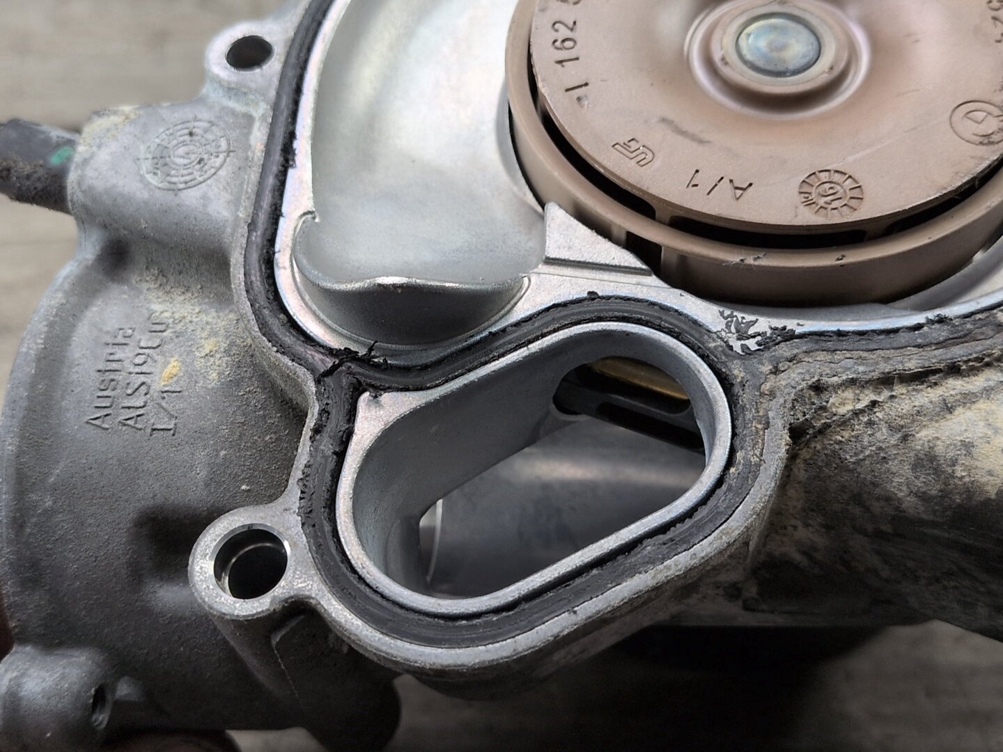 2016-2022 BMW 750i G12 Auxilary Water Coolant Pump 8642290