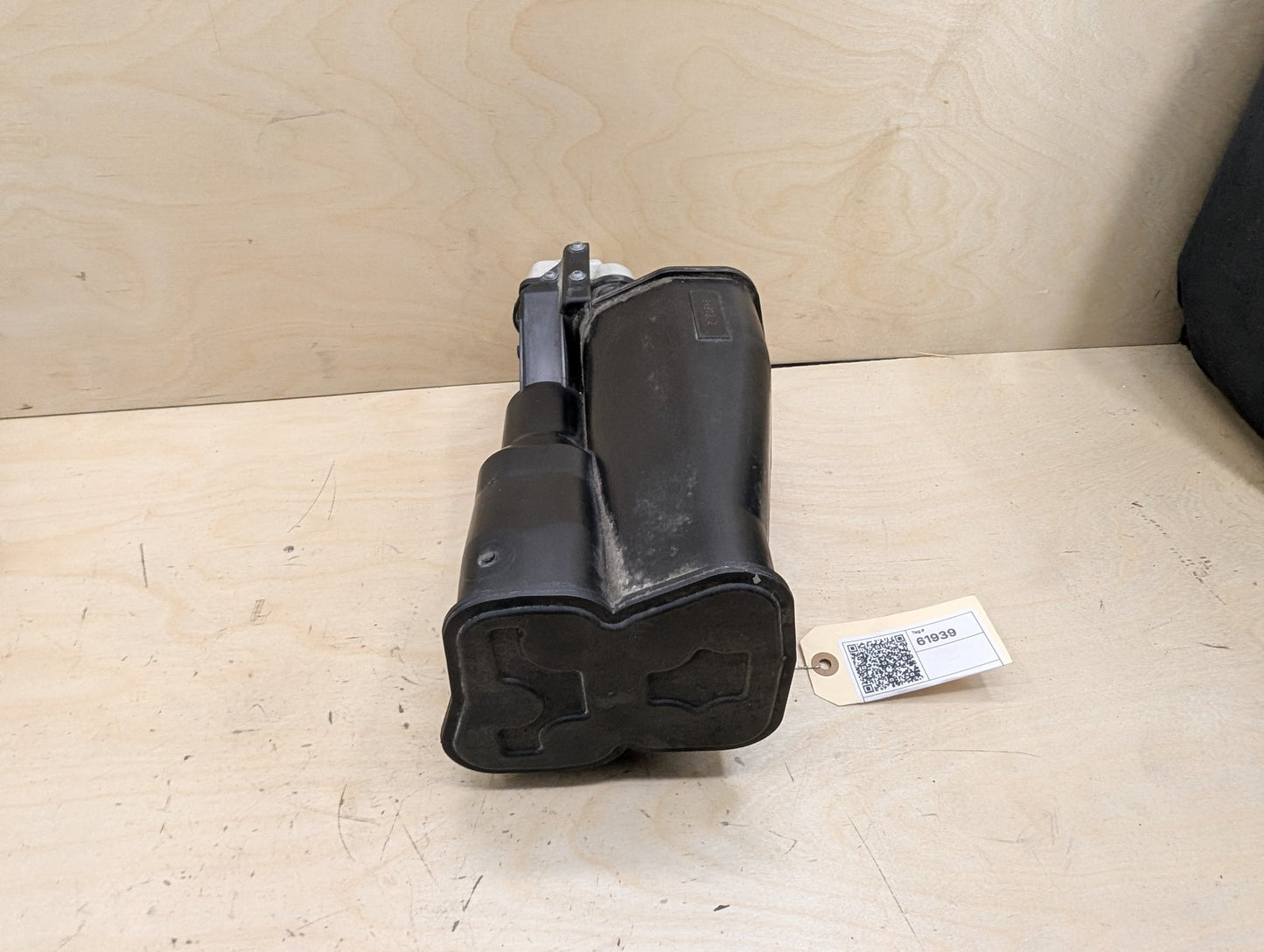 OEM BMW E89 E90 E92 E93 Charcoal Filter Fuel Tank Vapor Evaporator Cannister