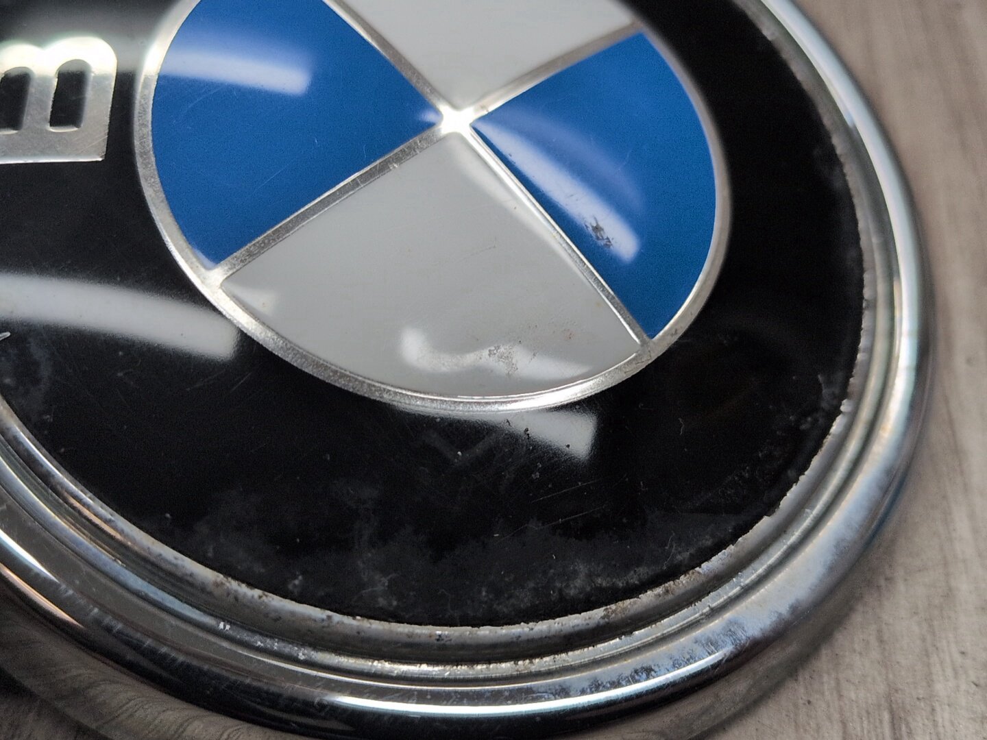 14-19 OEM BMW F15 F16 F85 F86 X5 X6 X5M X6M Hood Trunk Emblem Badge Symbol Logo