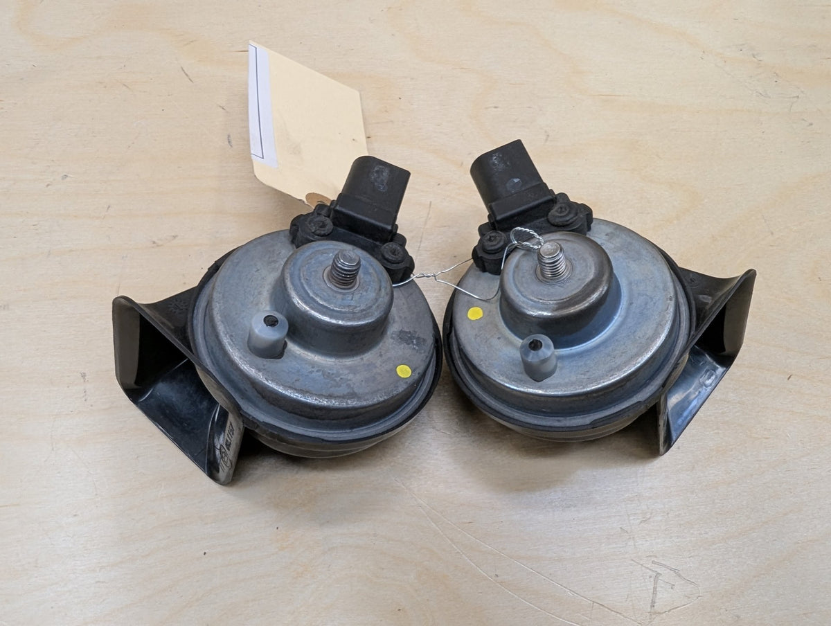 2018-2024 BMW X3 G01 Alarm Horns SET 7404430 OEM