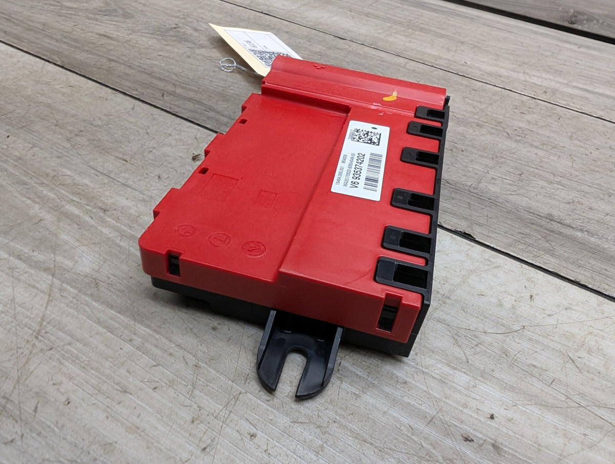 OEM BMW G11 G12 G14 G15 G16 G30 B+ Junction Terminal Power Relay Fuse Box