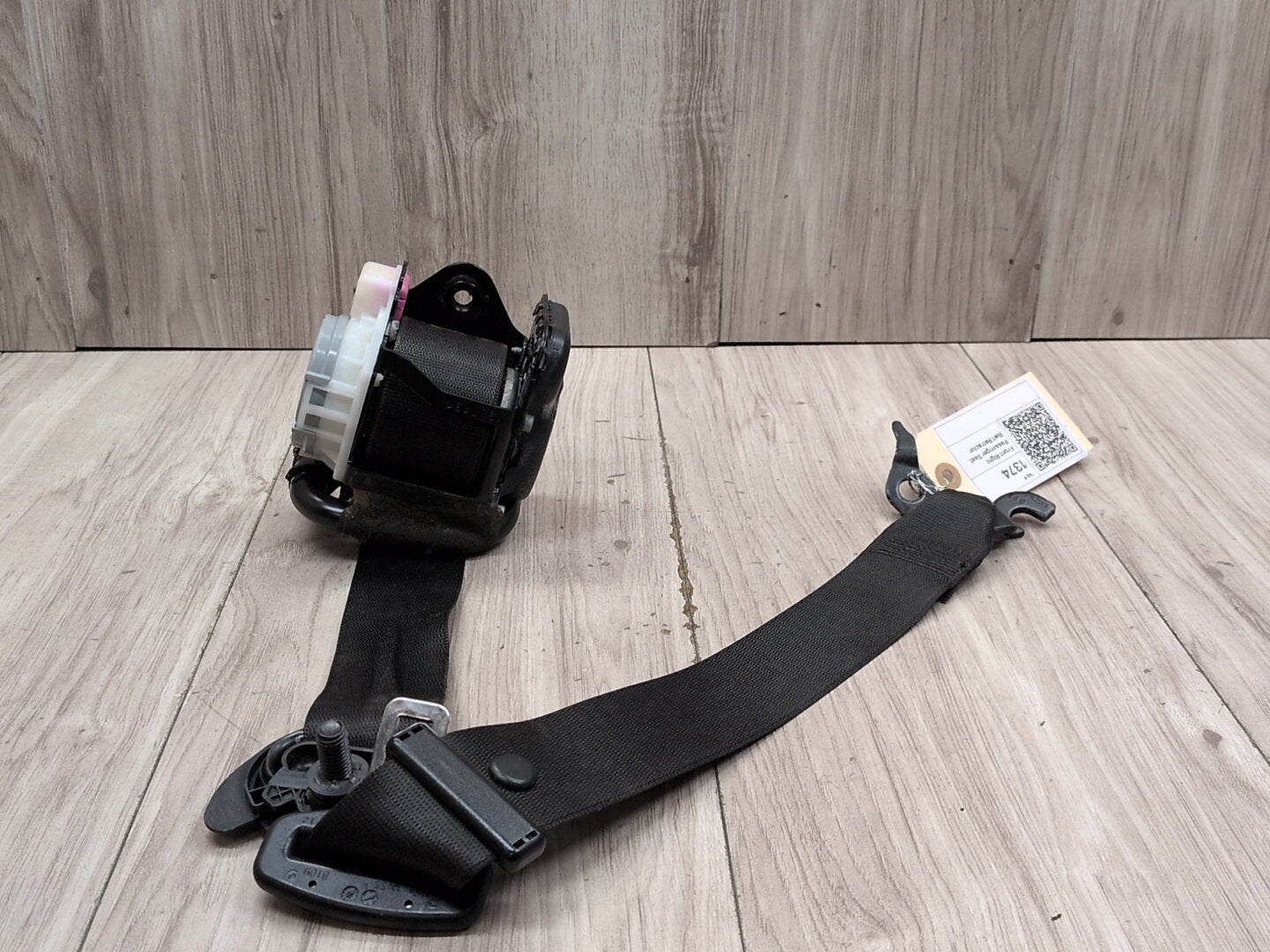 2011 - 2017 BMW X3 F25 Front Left Driver Seatbelt Seat Belt Retractor 7258435 N20B20O0