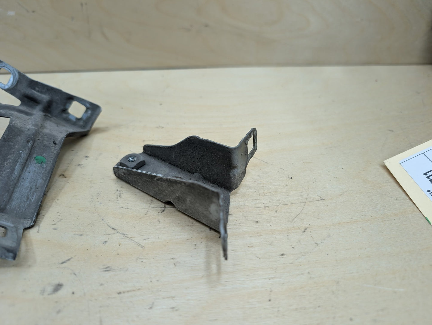 12-20 OEM BMW F30 F32 F33 F36 Front Left Driver Fender Wing Holder Bracket SET