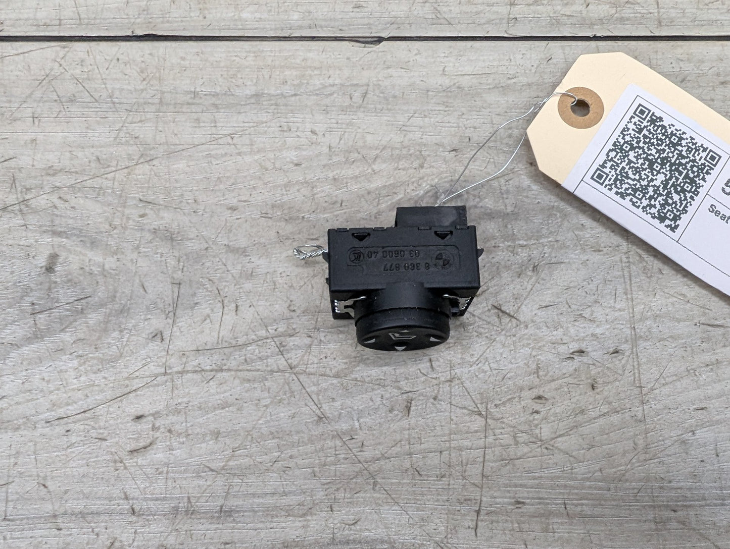 OEM BMW E53 E88 E90 E92 E93 Front Right Passenger Seat Lumbar Support Switch