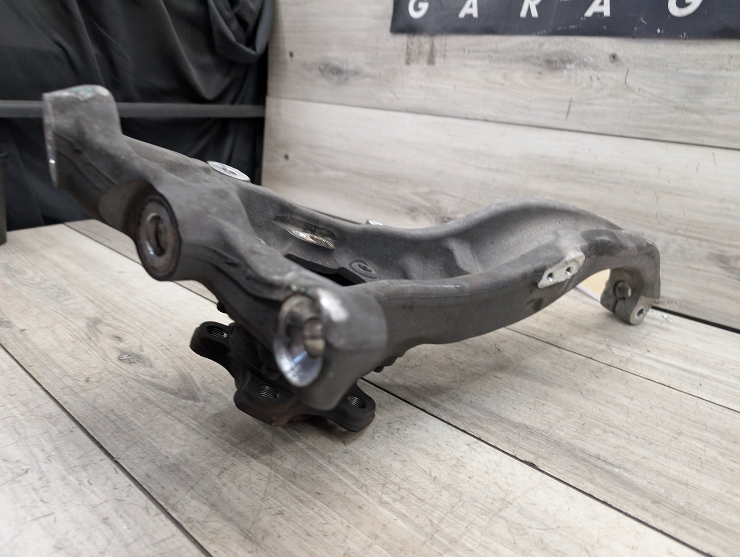 2017-2023 BMW 530i G30 Front Left Driver Spindle Knuckle w/ Bearing 6884381