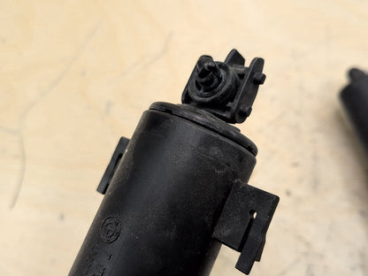 OEM BMW E90 E92 E93 328 335 Front Left Right Headlight Washer Spray Nozzle Jet