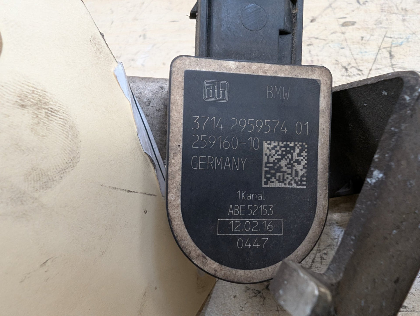 2016-2022 BMW 750i G12 Suspension Height Level Sensor 2959574