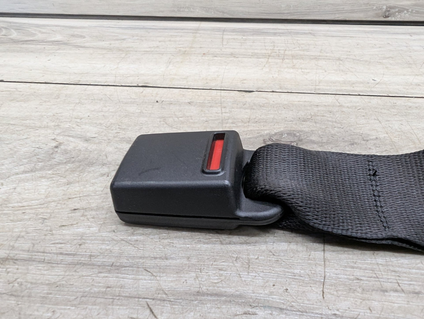 2017-2023 BMW 530i G30 Rear Middle Center Seatbelt Seat Belt Buckle 7430064