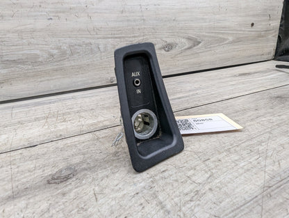2008-2013 BMW 128i E82 AUX/ USB Charger Port Socket 6930561