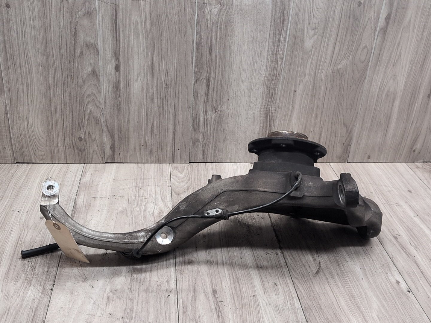 2014 - 2018 BMW X5 F85 Front Left Driver Spindle Knuckle w/ Bearing 6869869 S63B44T2