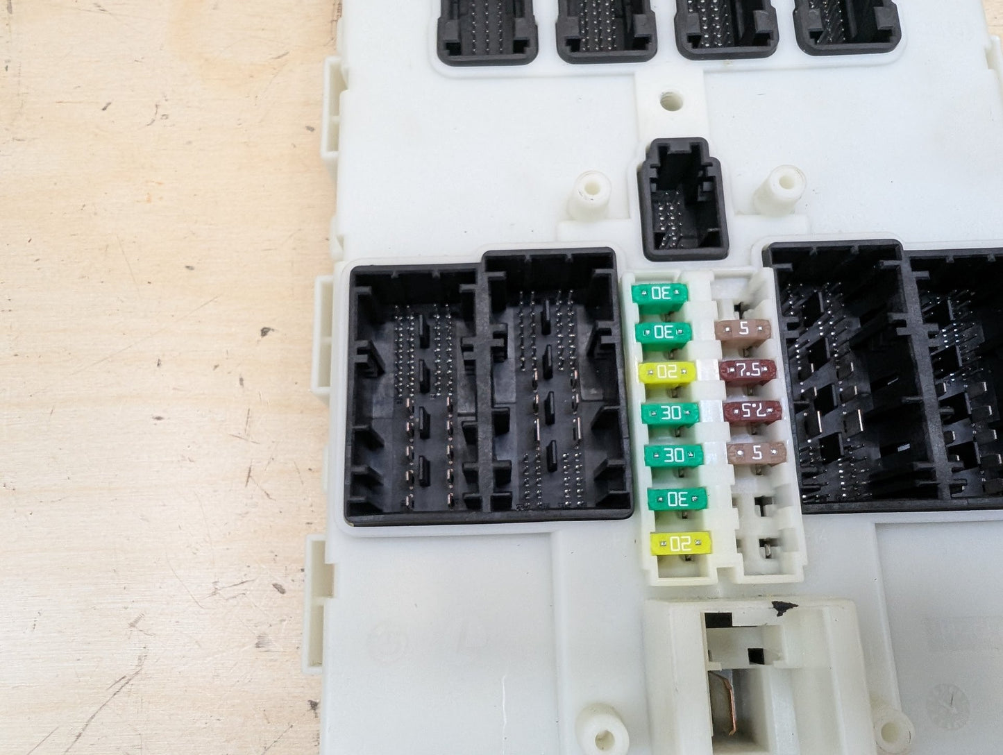 2015-2019 BMW X6 F16 Bdc Body Domain Fem Control Module 6808573