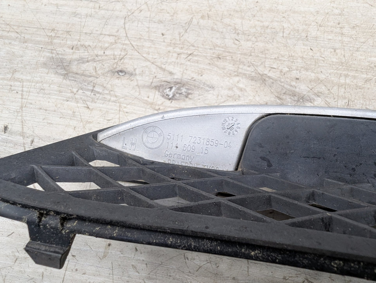 2011-2016 BMW 535i F10 Front Left Driver Bumper Cover Grille 7200697