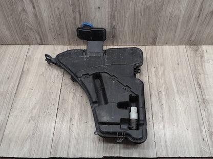 OEM BMW G12 G30 540 M550 750 M760 Windshield Wiper Washer Reservoir Tank Pump