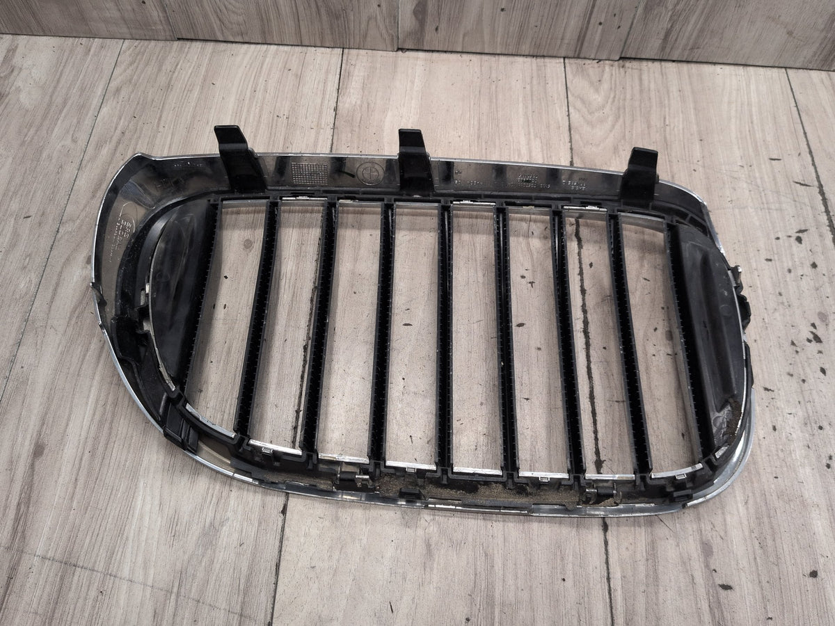 2016-2019 BMW 740Li G12 Front Left Upper Bumper Cover Kidney Grille 7357011 OEM