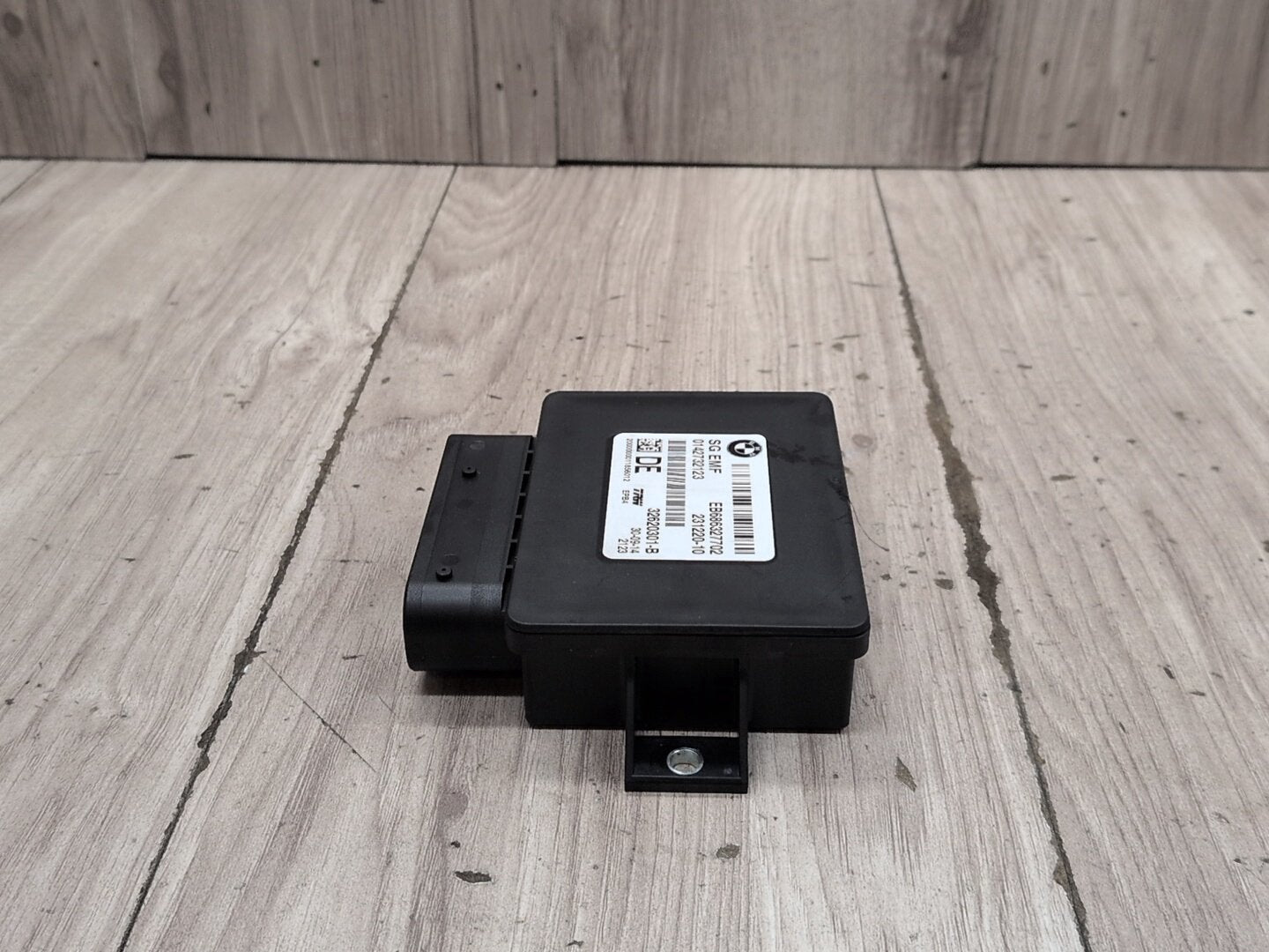 2012-2018 BMW M6 F06 Electric Emergency Parking Brake Module 6863277