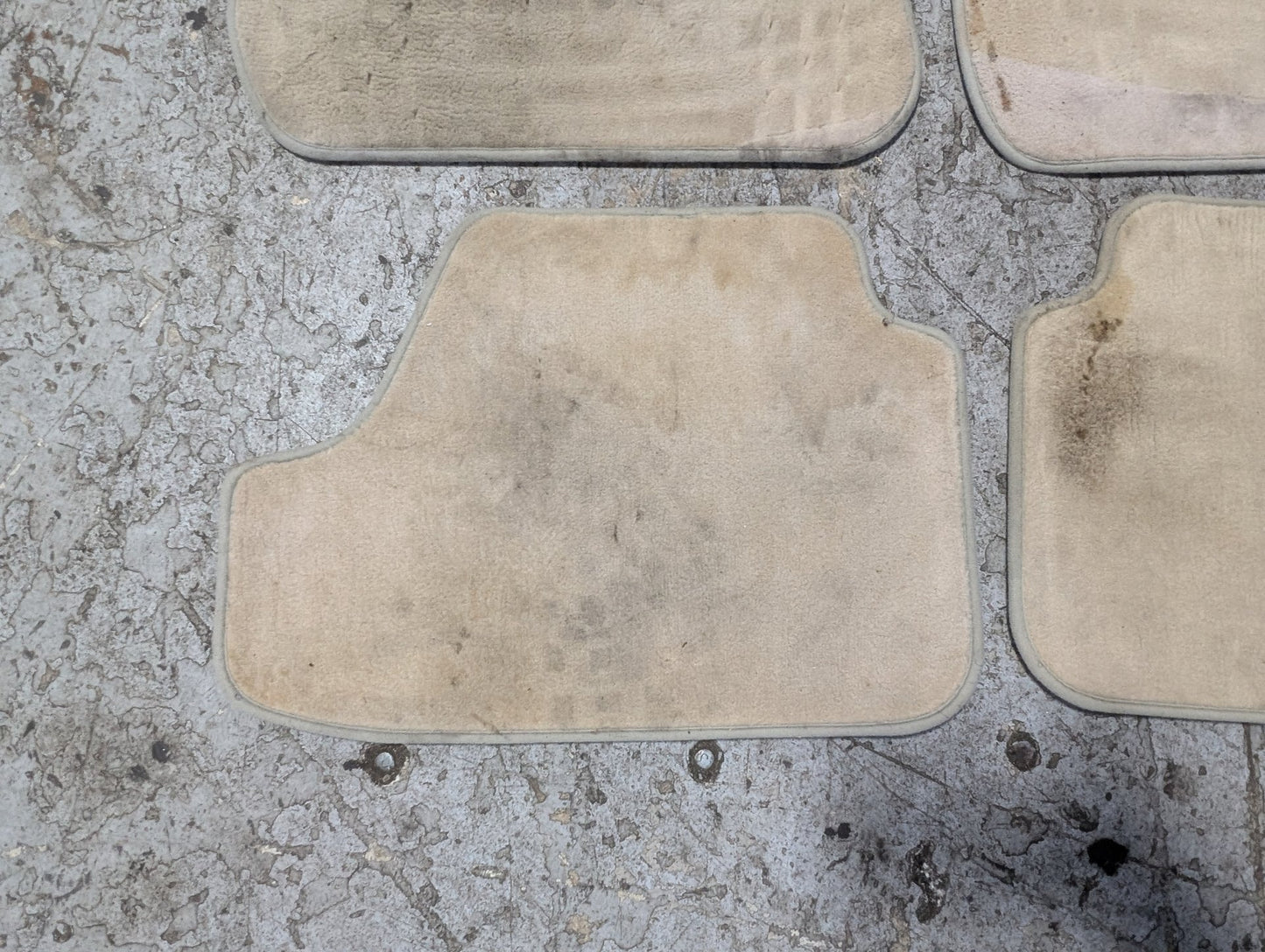 2007-2013 BMW 335i E93 Front Rear Left Right Mat Carpet Floor Mats SET 0429943