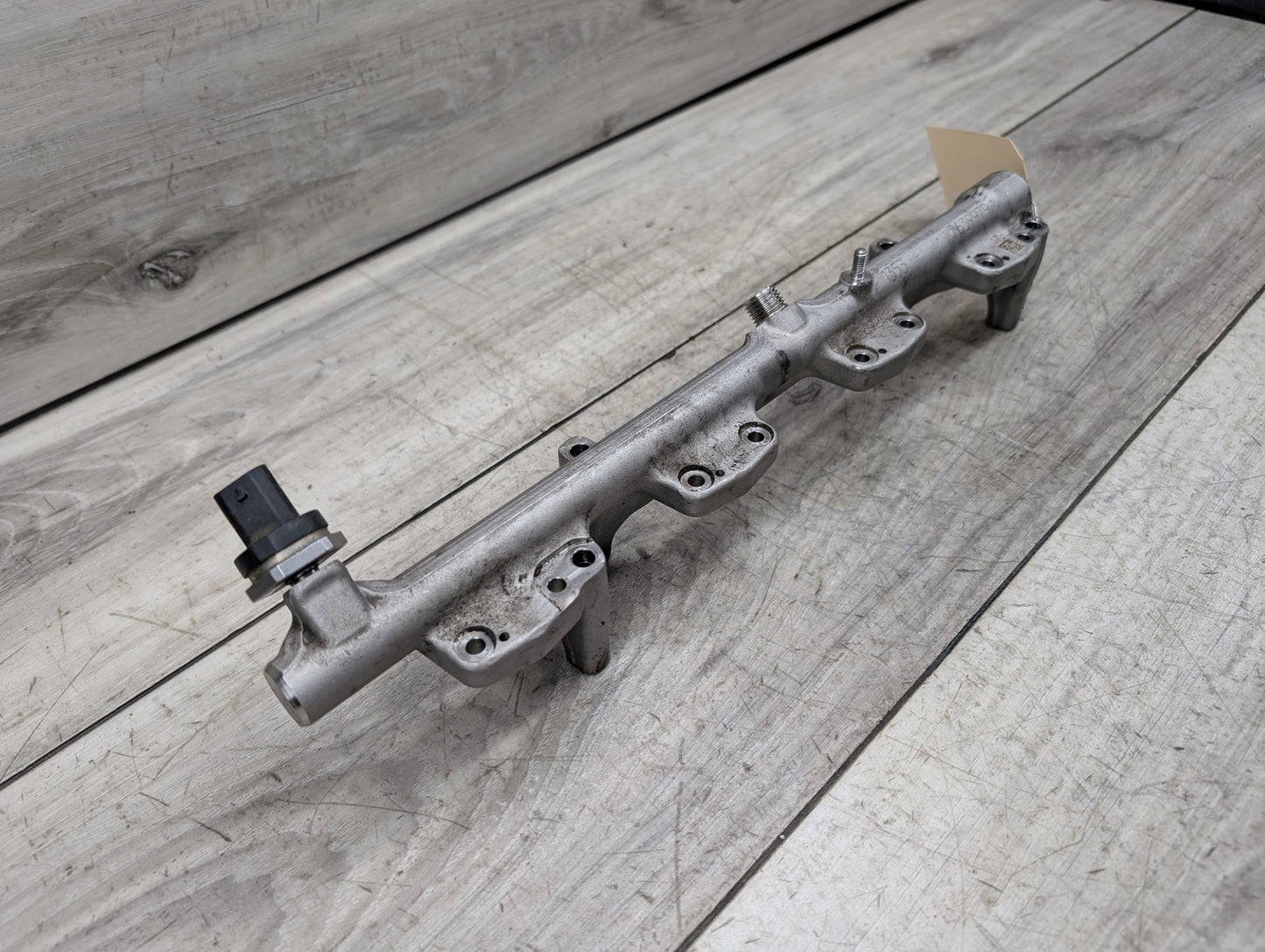 2018 - 2024 BMW X3 G01 Engine Motor Fuel Injector Rail Line 7639979