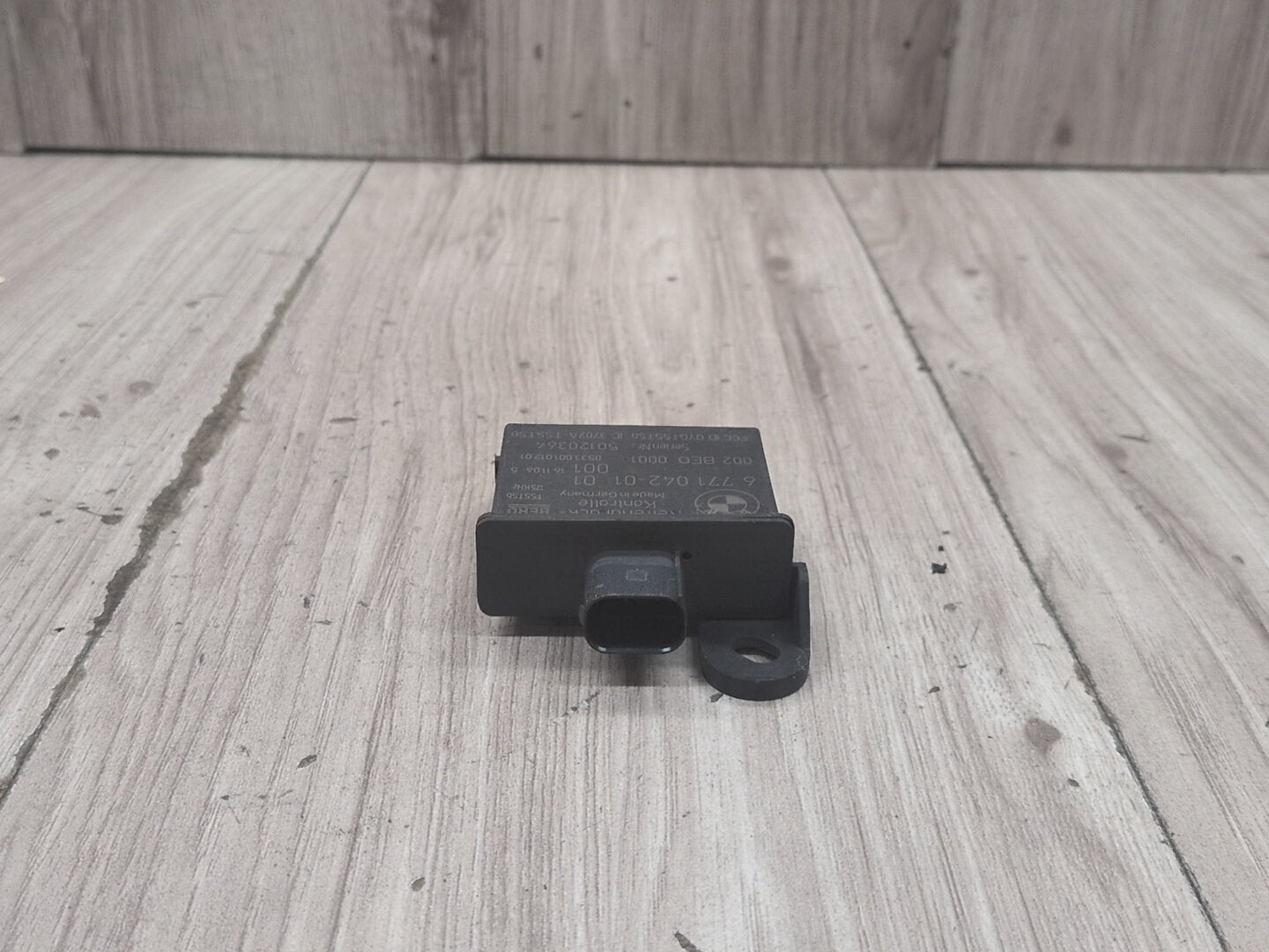 OEM BMW E85 E88 E90 E92 Z4 Transmitter Tire Pressure Monitor Sensor TPMS RDC