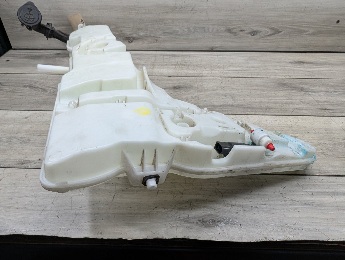 2014 - 2018 BMW X5 F15 Windshield Reservoir Tank Assembly 7292423 N63B