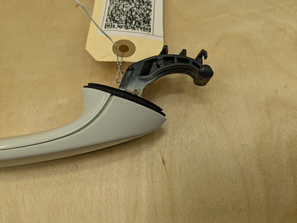2018-2025 BMW X3 G01 Front Left Door Handle w/ Comfort Access 7470528 OEM