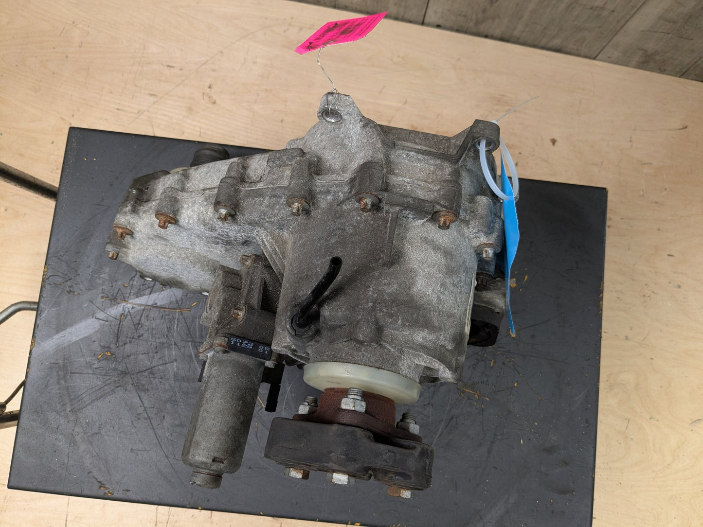 2007 - 2013 BMW X5 E70 Transmission Transfer Case 7599886 N62B48B