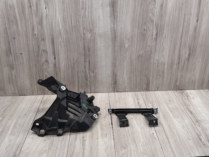 OEM BMW F15 F16 F85 X5 X6 Front Right Passenger Fender Mount Support Brackets