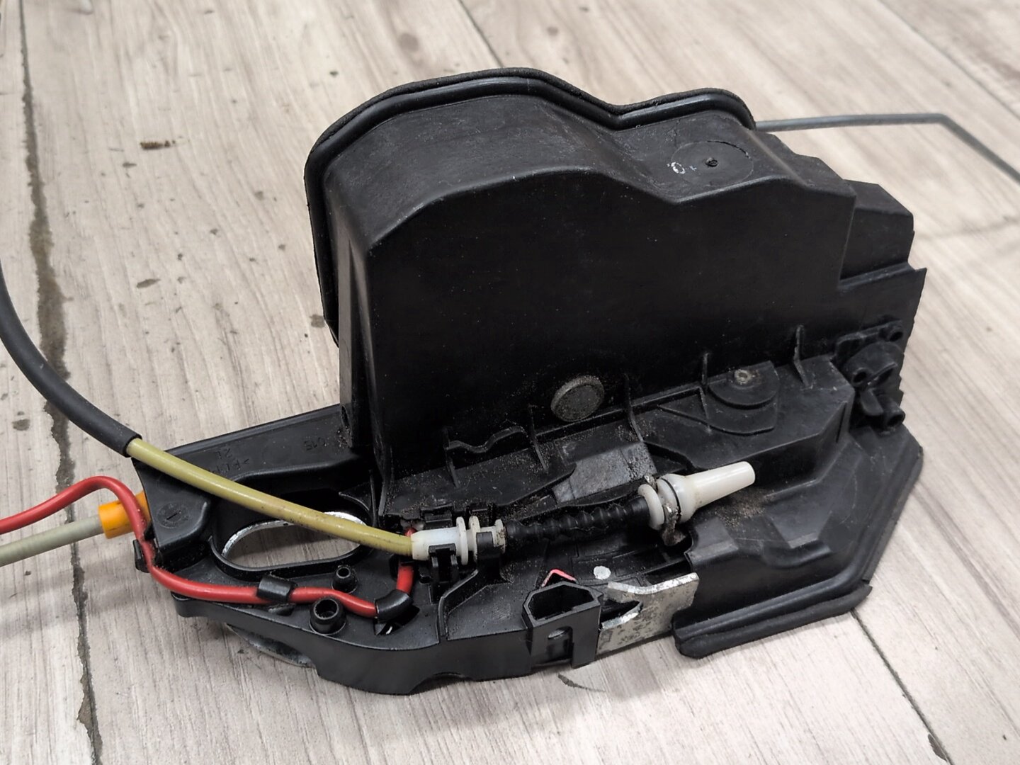 2012-2018 BMW M6 F06 Front Left Driver Door Latch Lock Actuator w/ Soft Close 7276319