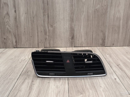 2015-2018 Audi Q3 8U Dashboard Dash Board Middle Center Air Vent 8U1820951C